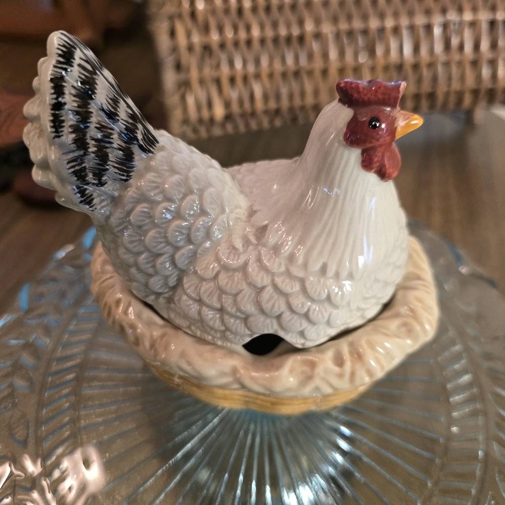 Sakura White and Red Ceramic Chicken Figurine On Nest